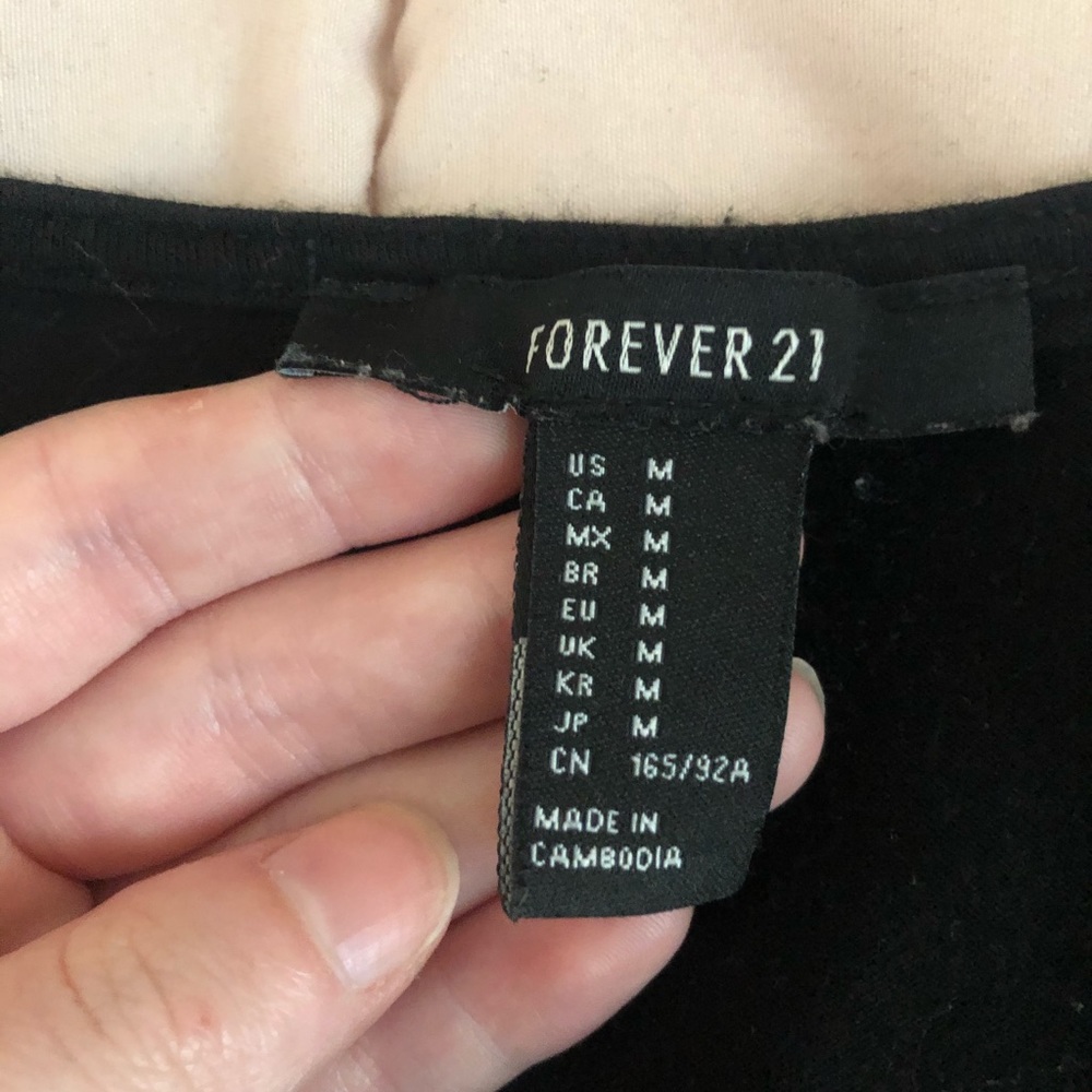 Black button down crop - Picture 2 of 4